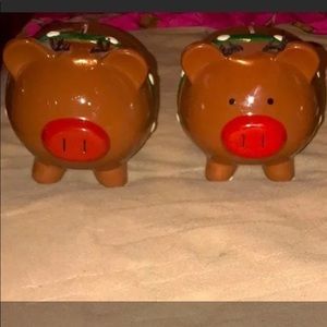 Piggy banks 2 included